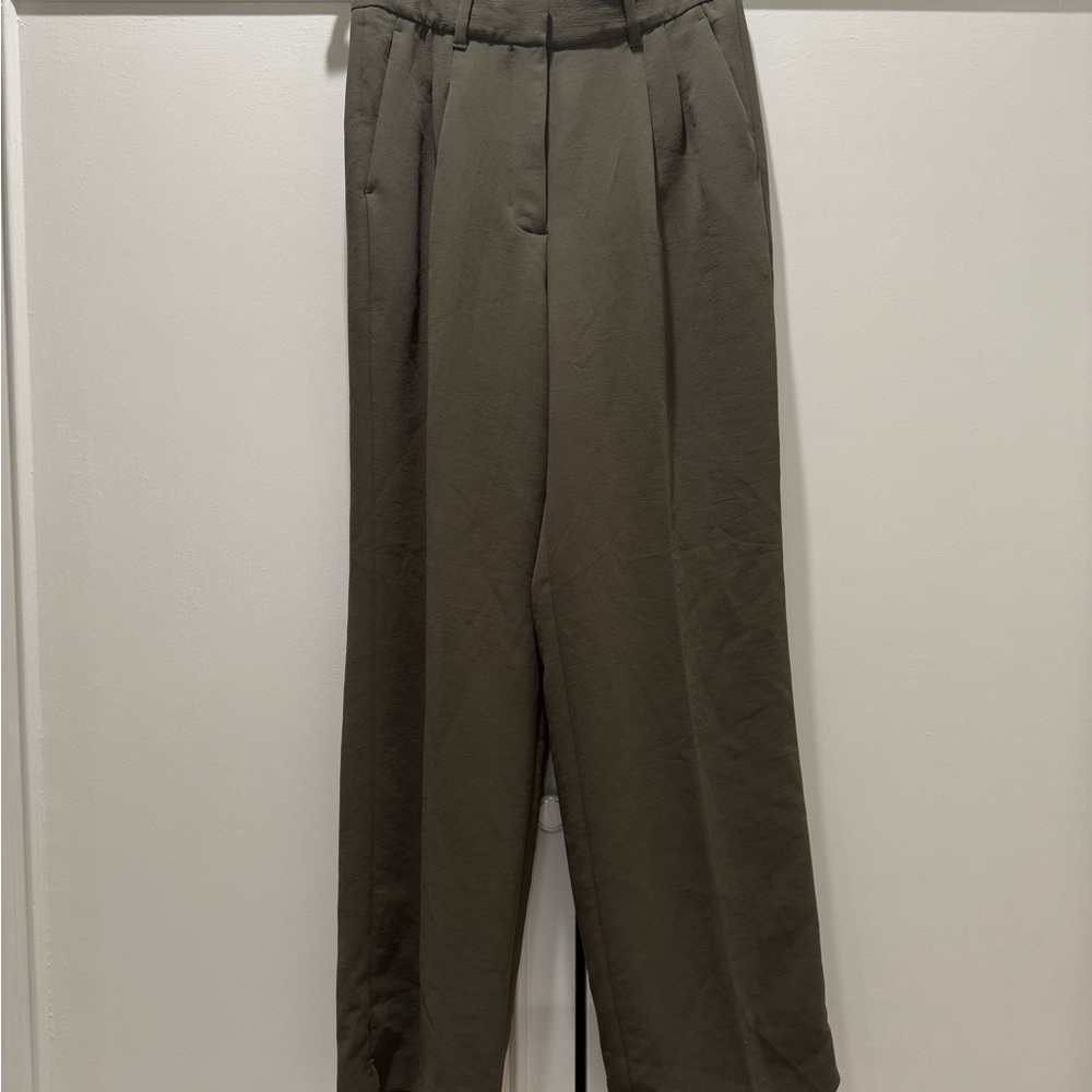 Aritzia Curve Fit Effortless Pants Crepette Dark Olive
